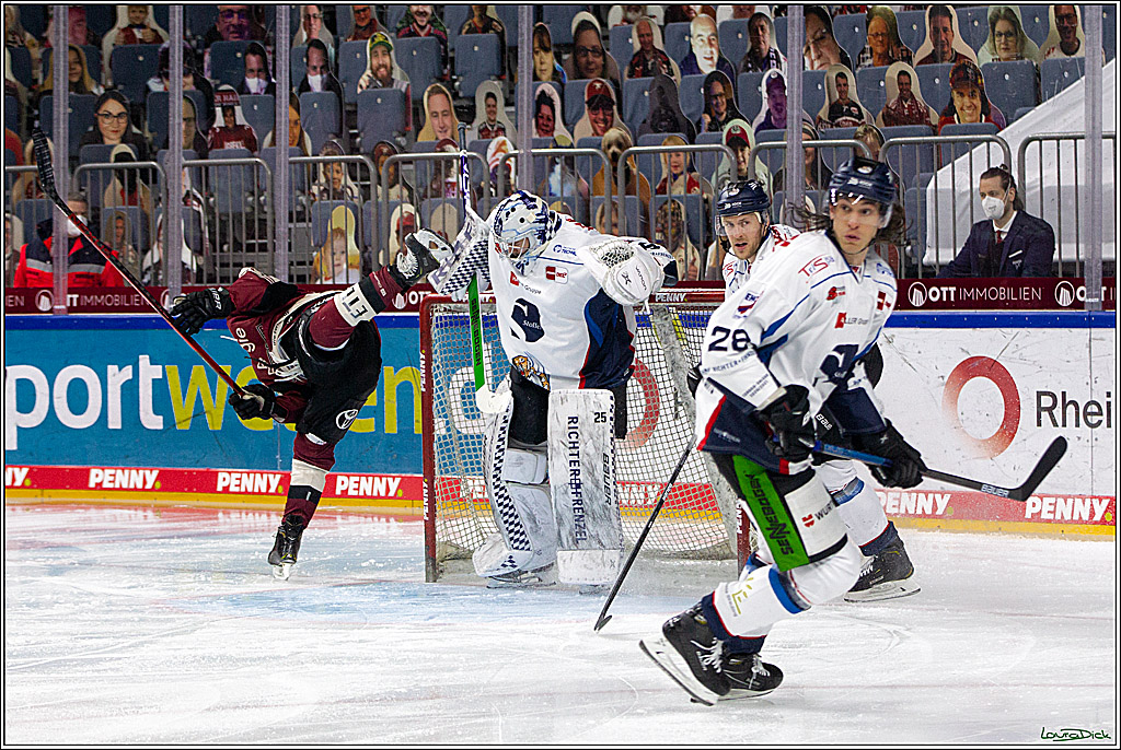 PENNY DEL;  Koelner Haie - Straubing Tigers; Koeln, 14.04.2021
